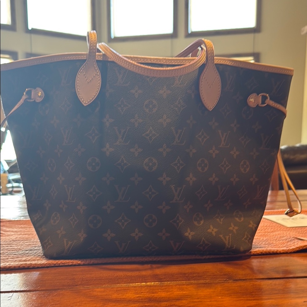 Louis Vuitton Medium Neverfull Tote Bag - Brown
